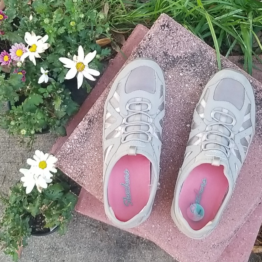 Sketchers Shoes